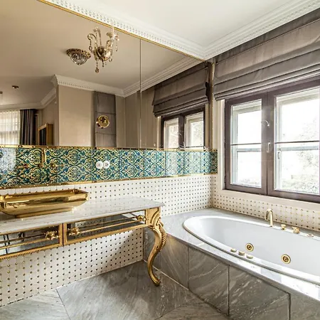 Stylish In Historic Mansion In Beylerbeyi Appartamento