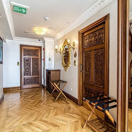 Stylish In Historic Mansion In Beylerbeyi Apartamento